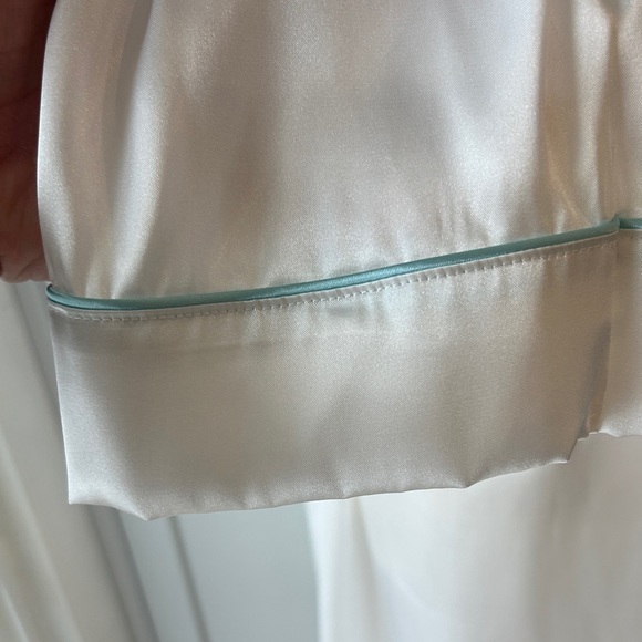 Apt. 9 White Bridal Robe with Blue Embroidery Size 2X Preowned - Picture 3 of 7